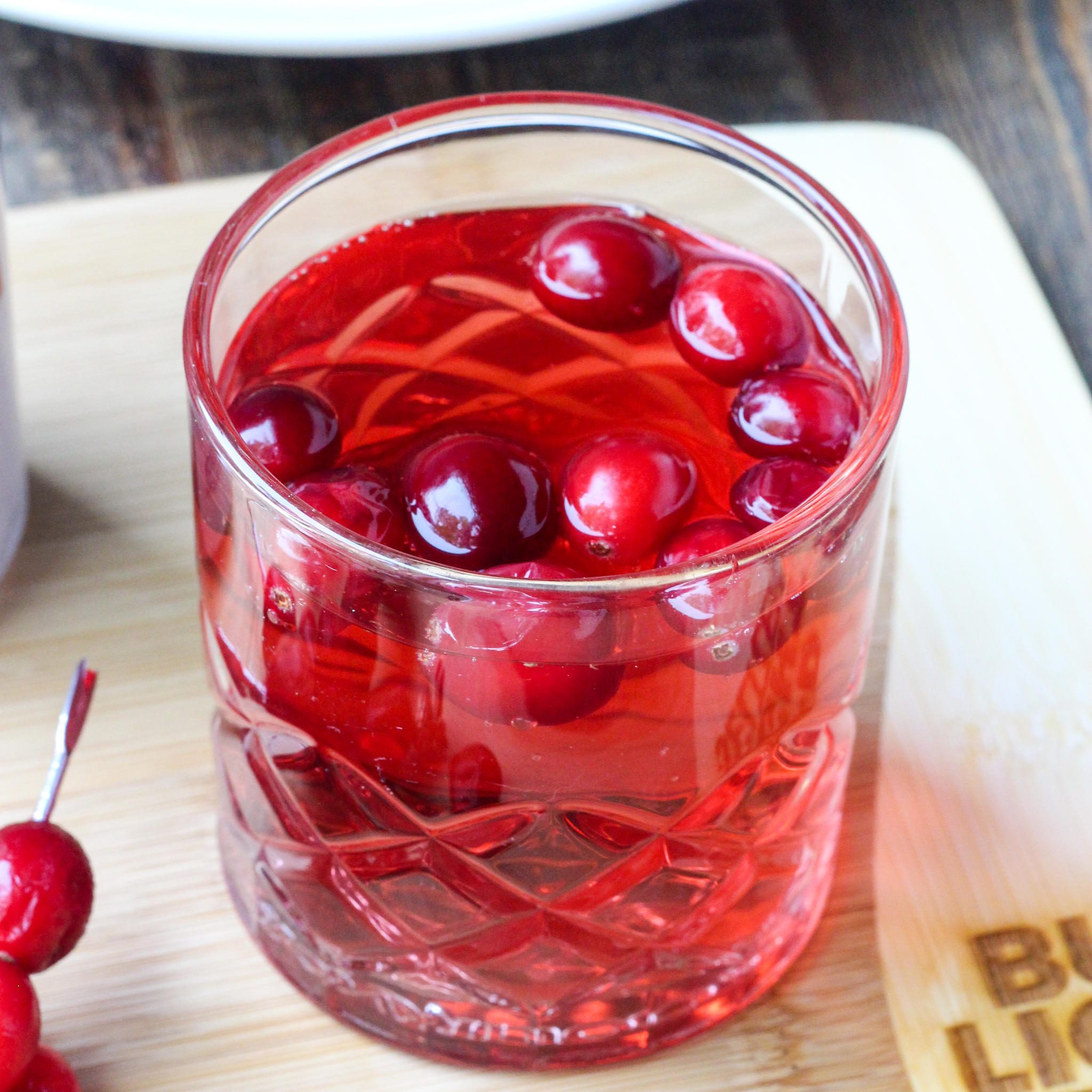 A photo of a vodka cranberry cocktail